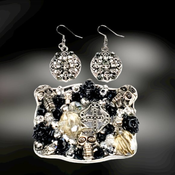 Gothic Silver Embellished Skull & Cross Handcrafted Buckle & Earrings. - Picture 3 of 9